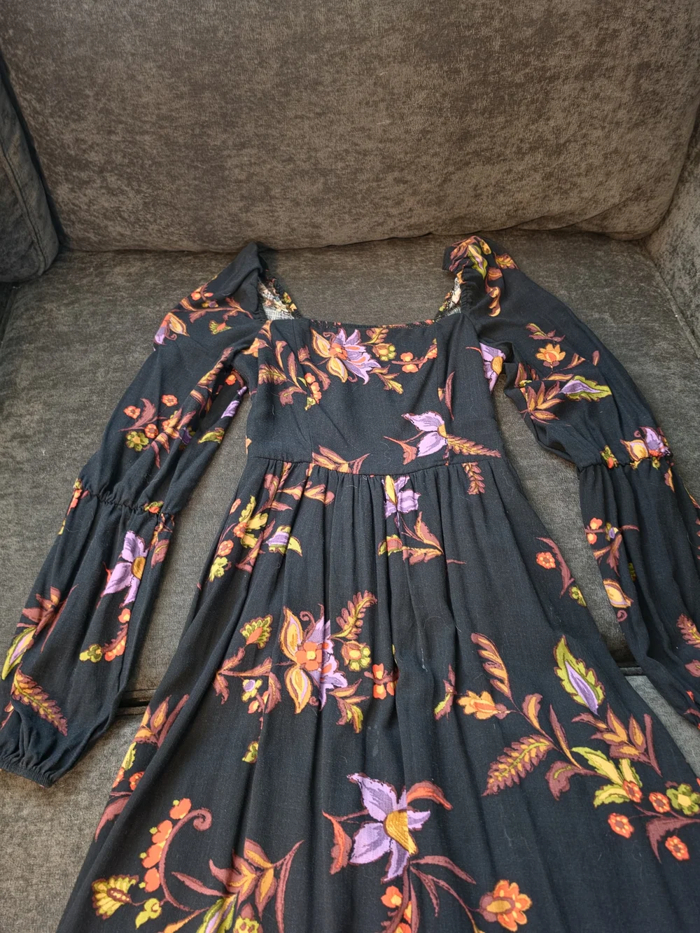 Black Floral Maxi Dress with Puff Sleeves - Picture 2 of 5